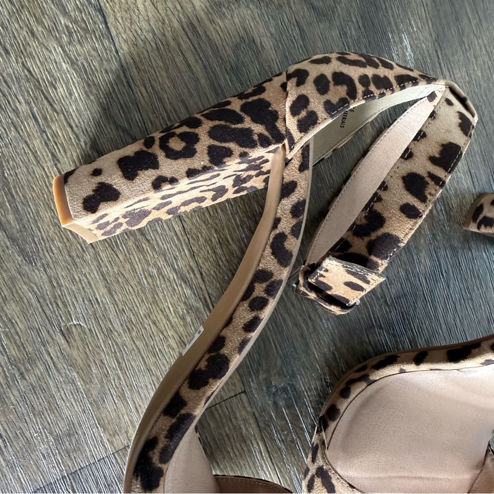 Torrid Cheetah Print Chunky Heels Size 12W - Picture 6 of 6